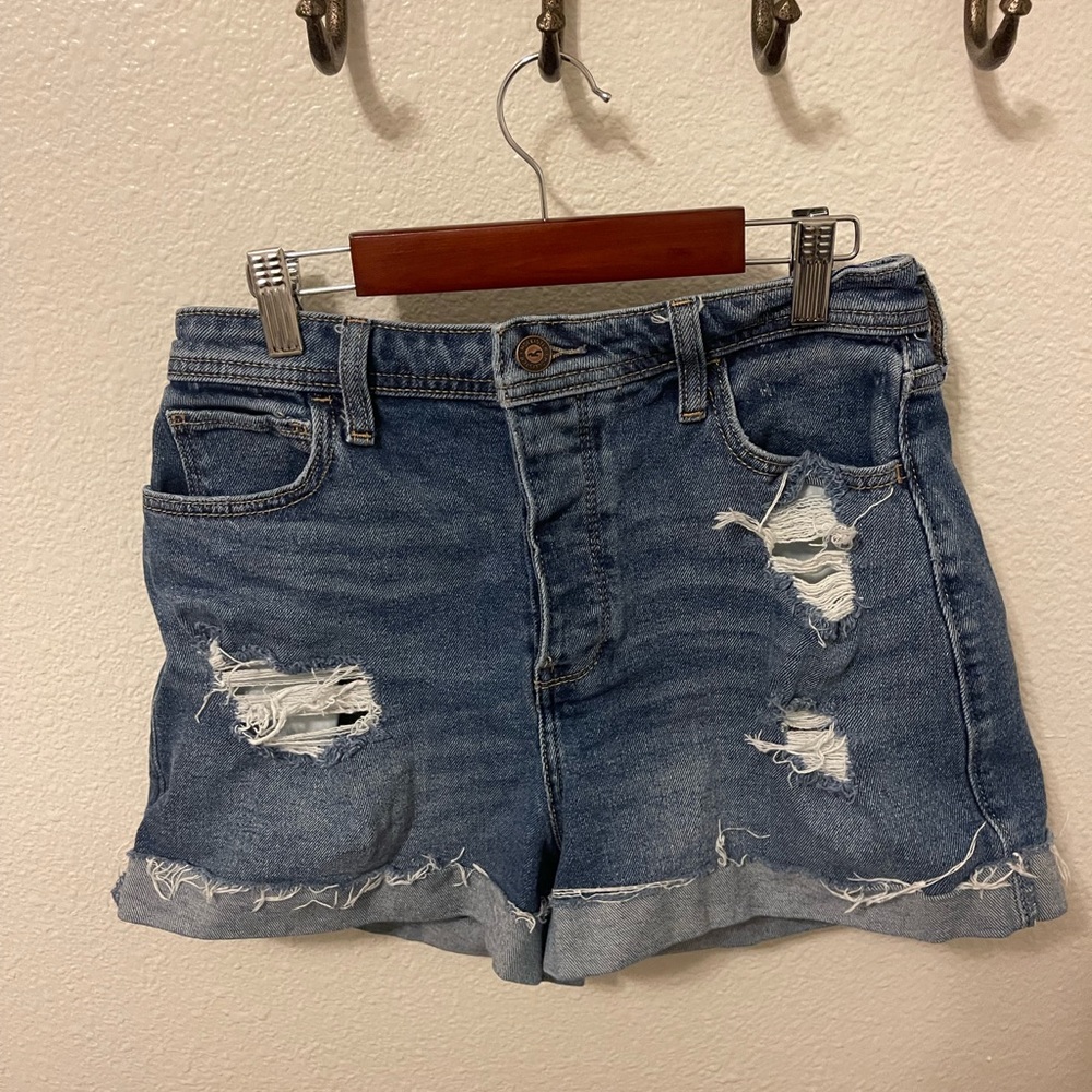 Hollister Curvy Ultra High-Rise Shorts- Size 29